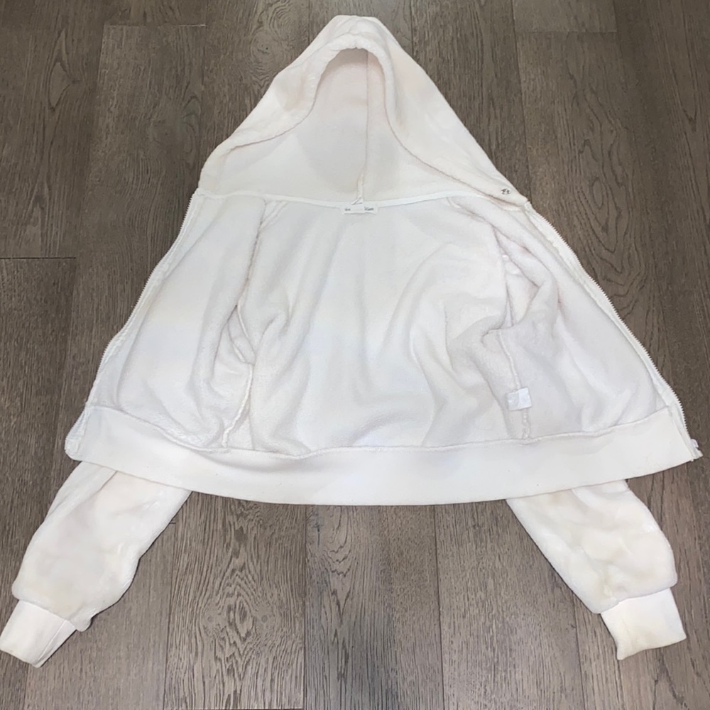 URBAN PLANET Oversized Velvet Zip-Up Sweater. US M. White.